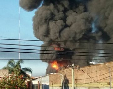 Explosión e incendio de una fábrica de pinturas en San Justo