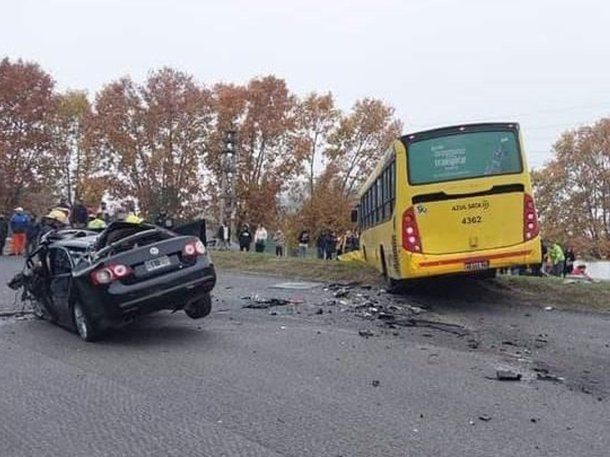 Accidente en Campo de Mayo: un muerto y al menos 30 heridos por el choque de un auto y un colectivo