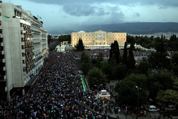 ¿Por qué Grecia entró en mora y no en default?