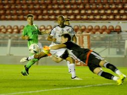 Vera y toda su capacidad goleadora le bastaron a Independiente Vera y toda su capacidad goleadora le bastaron a Independiente