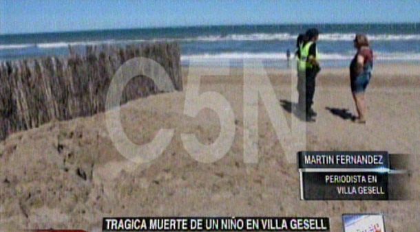 Villa Gesell: murió un niño de 13 años tras caer en un pozo de arena