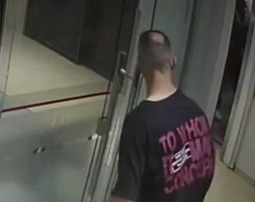 La Plata: quiso retirar a su madre sin el alta y destrozó el hall de la clínica con un fierro