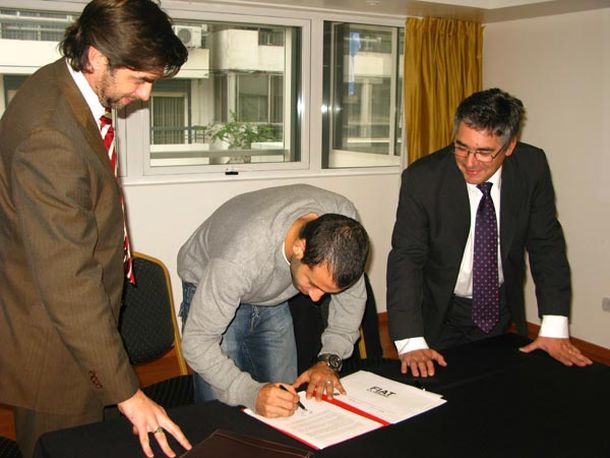 Mascherano-firma-fiat