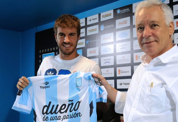 Racing presentó a Francisco Cerro como nuevo refuerzo