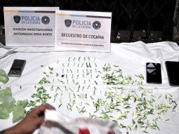 La fuerza de seguridad porteña desarticuló dos centros de venta de drogas tras allanamientos en Constitución y Nueva Pompeya. La fuerza de seguridad porteña desarticuló dos centros de venta de drogas tras allanamientos en Constitución y Nueva Pompeya.