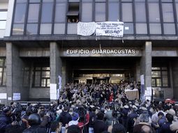 Caos en Puerto Madero por la protesta de la Prefectura