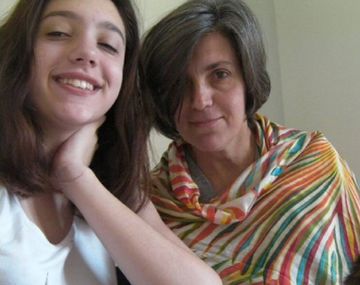 Lola Chomnalez y su mamá