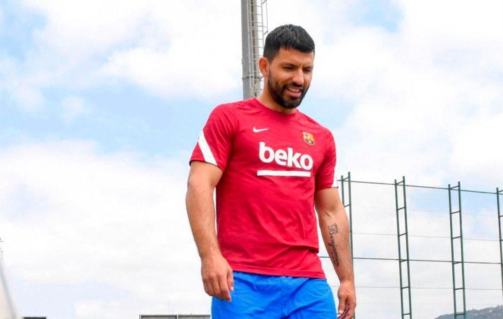 El Kun Agüero no jugará en el Barcelona hasta mediados de noviembre