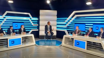 daniel scioli presento a su eventual gabinete en c5n daniel scioli presento a su eventual gabinete en c5n