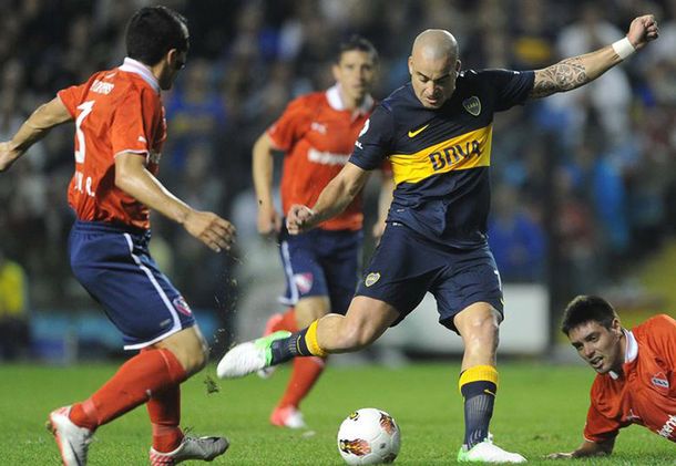 Boca quiere conservar su liderazgo en el clásico ante Independiente