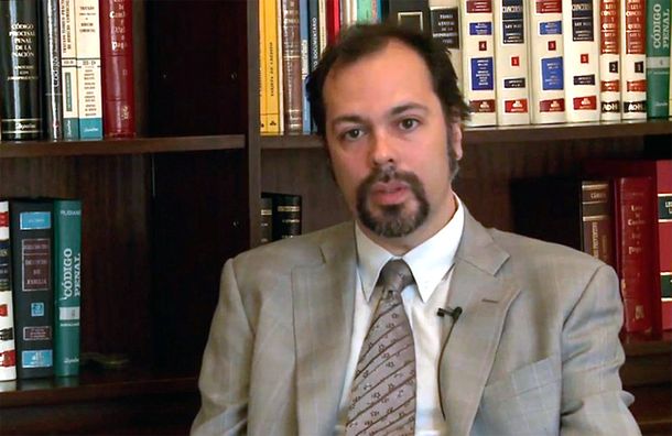 Cruce de constitucionalistas por el fallo de la Corte