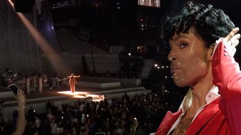 video: el emotivo tributo de rihanna a prince en un concierto video: el emotivo tributo de rihanna a prince en un concierto