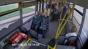 video: un colectivero se quedo dormido y provoco un brutal choque video: un colectivero se quedo dormido y provoco un brutal choque