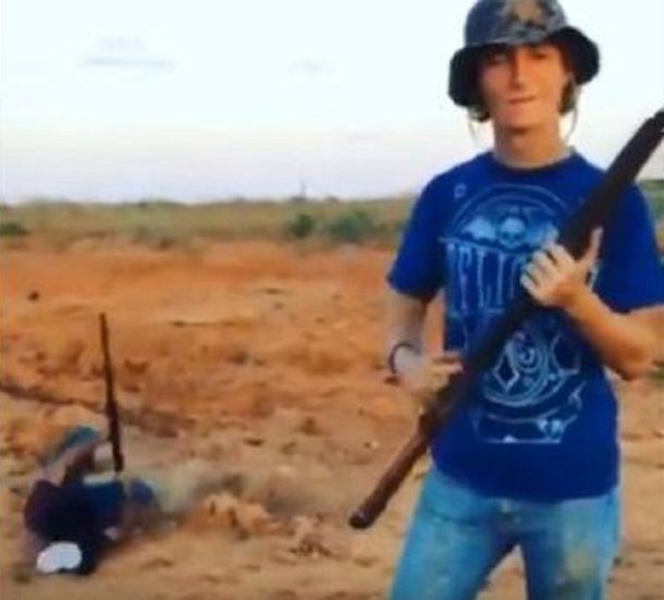 VIDEO: Hablaba de la importancia de las armas y casi termina en una tragedia