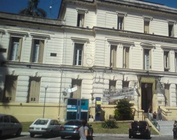Una paciente del Moyano atacó con un cuchillo