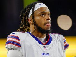 Conmoción en la NFL: un jugador sufrió un paro cardíaco en pleno partido