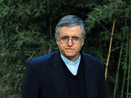 para el cura grassi, su condena es inaceptable para el cura grassi, su condena es inaceptable