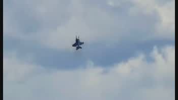 Impactante video: chocaron dos aviones en pleno show aéreo en una base militar de Estados Unidos. Impactante video: chocaron dos aviones en pleno show aéreo en una base militar de Estados Unidos.