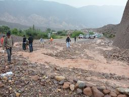 Dos personas están desaparecidas tras el alud en Jujuy Dos personas están desaparecidas tras el alud en Jujuy