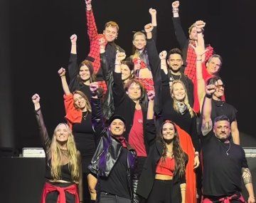 Sorpresa para los fans: el elenco de Rebelde Way se hizo presente en el quinto show de Erreway en Buenos Aires
