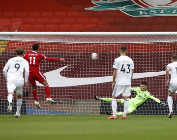 Liverpool le ganó un partidazo al Leeds en el debut de Bielsa en la Premier League