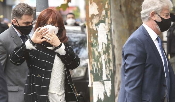 Espionaje ilegal de la AFI: Cristina Kirchner ya está en el juzfado federal de Lomas de Zamora para informarse sobre la causa