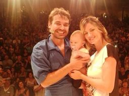 Mirá las fotos íntimas de Paula Chaves, Peter Alfonso y su beba Olivia