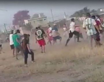 Un picadito en plena cuarentena termina en feroz batalla campal