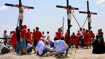 Tres-hombres-filipinos-edit Tres-hombres-filipinos-edit