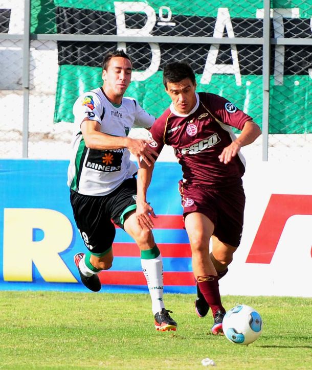 San Martín le sacó el invicto a Lanús y no lo dejó ser puntero