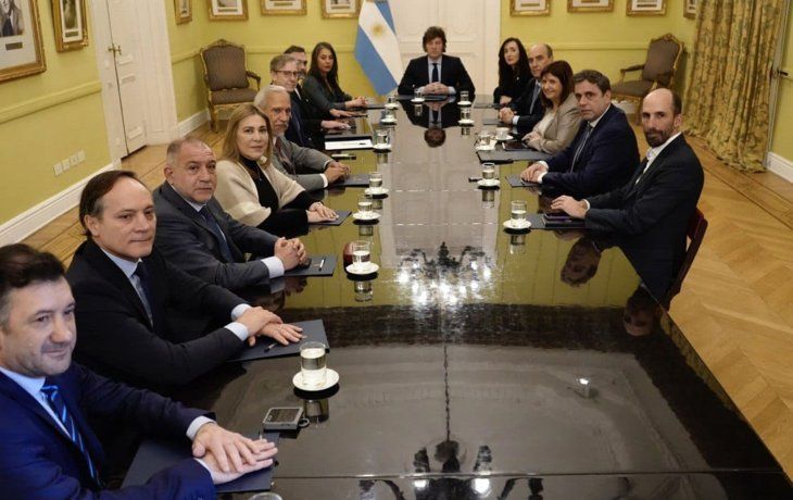Milei se reunión con diputados radicales