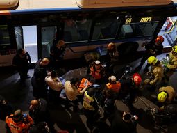 Atropelló y pasó por encima a manifestantes en Jerusalén: hay un muerto