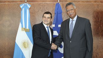 ypf firmo un pre acuerdo con petronas para explorar shale oil en vaca muerta ypf firmo un pre acuerdo con petronas para explorar shale oil en vaca muerta