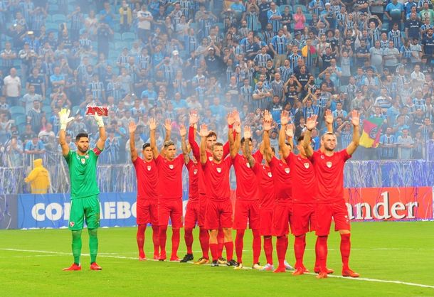 Conmebol podría sancionar a Independiente por el saludo histórico