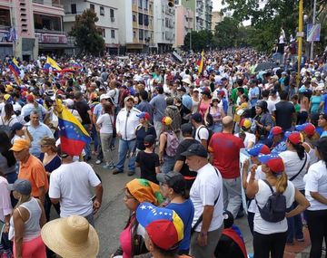 Venezuela: oficialismo y oposición se movilizaron este sábado en todo el país
