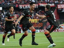 colon vencio a defensa y sigue prendido arriba colon vencio a defensa y sigue prendido arriba