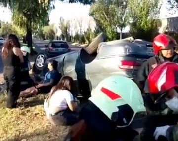 Así fue el choque múltiple y vuelco en Villa Lugano que dejó cuatro heridos