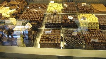 Clausuraron famosa chocolatería de Bariloche Clausuraron famosa chocolatería de Bariloche