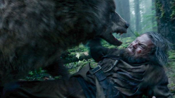 No está nominado, pero fue igual: el oso de El Renacido sorprendió en los Oscar