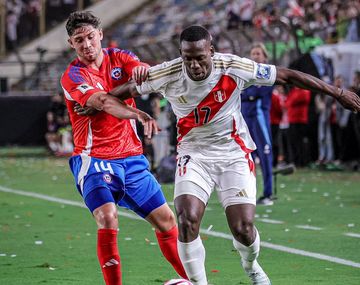 Perú y Chile se hunden en la tabla tras igualar sin goles en Lima