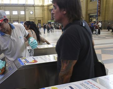 El coronavirus Covid-19 puede vivir hasta tres d&iacute;as fuera del cuerpo