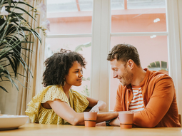 Esto es lo que más atrae a una persona en una primera cita