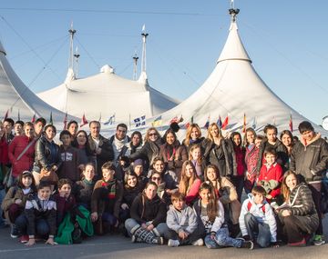 Funciones solidarias: gracias a Rayo Verde muchos chicos fueron a ver Aliados y el show del Cirque du Soleil