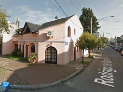 Tiraron el cuerpo de una mujer desde un auto en Villa Devoto Tiraron el cuerpo de una mujer desde un auto en Villa Devoto