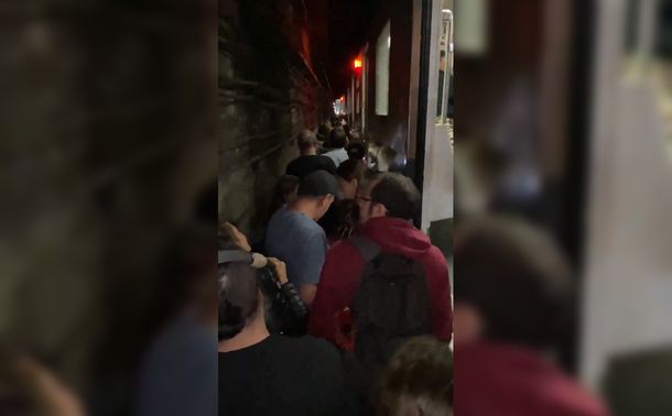 La línea A de subte quedó interrumpida por falta de energía: pasajeros fueron evacuados por las vías