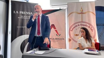 Eduardo Sanguinetti fue designado como futuro ministro de Turismo, tras la polémica en el Partido Colorado. Eduardo Sanguinetti fue designado como futuro ministro de Turismo, tras la polémica en el Partido Colorado.