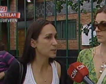 Sigue la vigilia de papás en Castelar: Manejan el jardín como verduleros