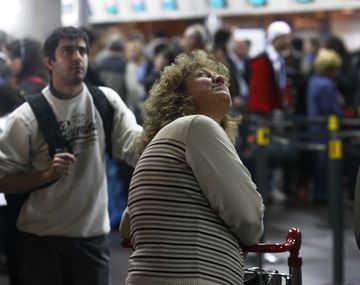 Gremialistas amenazan con provocar demoras en Aerolíneas Argentinas