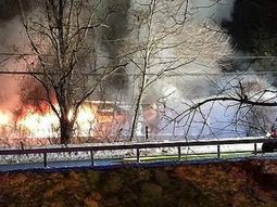 un tren arrollo a una camioneta en nueva york un tren arrollo a una camioneta en nueva york