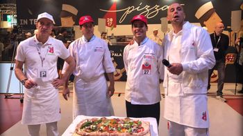 Ezequiel Ortigoza, segundo desde la derecha, quedó séptimo en la categoría Libre Ezequiel Ortigoza, segundo desde la derecha, quedó séptimo en la categoría Libre